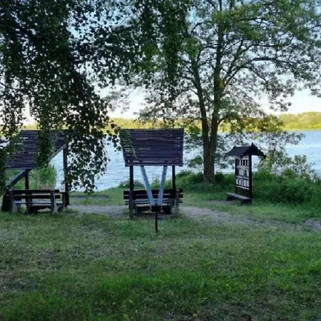 Nad Jeziorem Dla Przyjaciol Apartment *